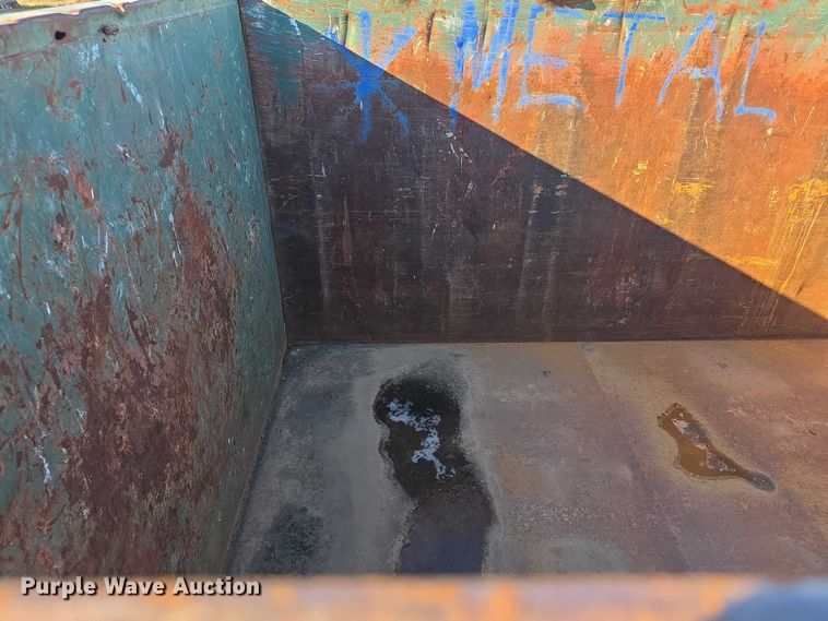 image for item FI0708 Roll-off dumpster