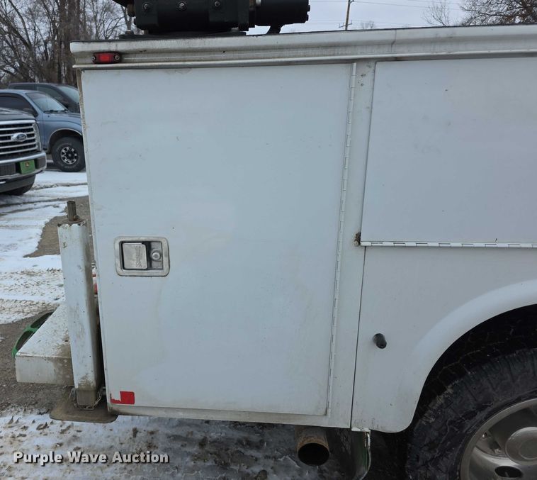 image for item FI0710 2013 Ford F350 Super Duty XL SuperCab utility bed pickup truck