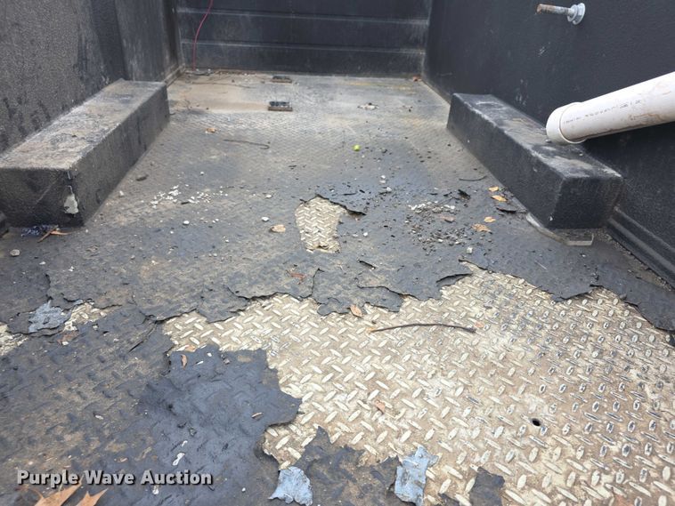 image for item FI0710 2013 Ford F350 Super Duty XL SuperCab utility bed pickup truck