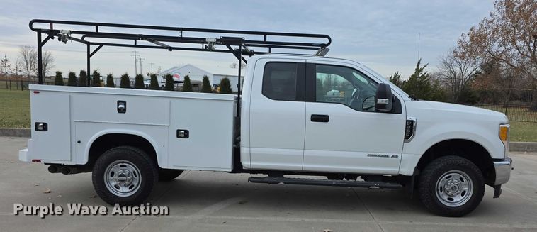 image for item FI0721 2017 Ford F250 Super Duty SuperCab pickup truck