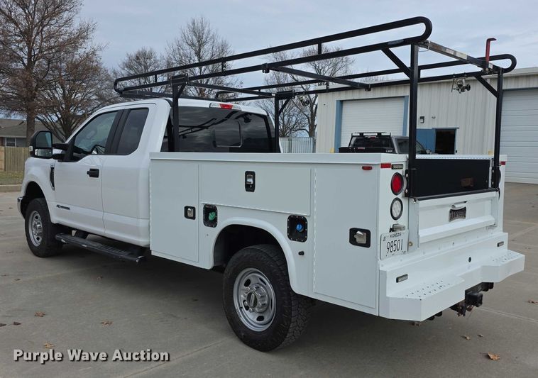 image for item FI0721 2017 Ford F250 Super Duty SuperCab pickup truck