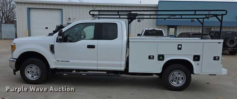 image for item FI0721 2017 Ford F250 Super Duty SuperCab pickup truck