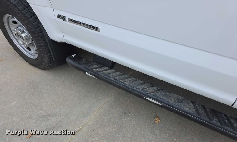 image for item FI0721 2017 Ford F250 Super Duty SuperCab pickup truck