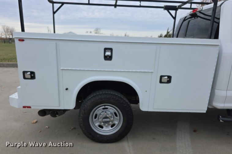 image for item FI0721 2017 Ford F250 Super Duty SuperCab pickup truck