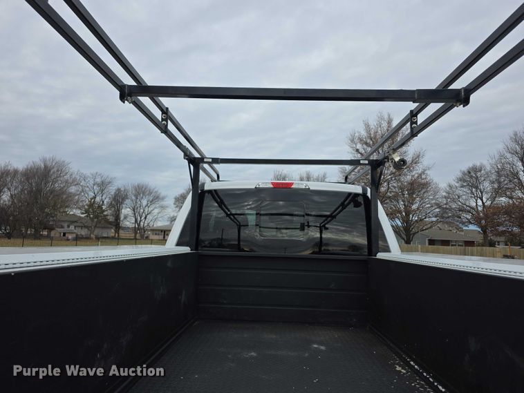 image for item FI0721 2017 Ford F250 Super Duty SuperCab pickup truck