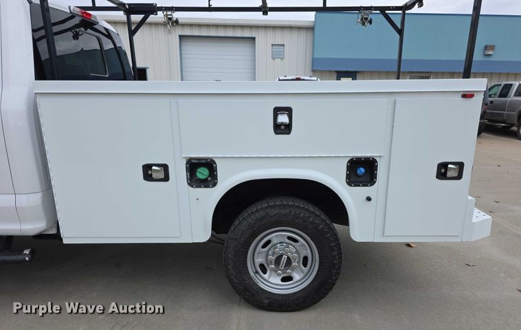 image for item FI0721 2017 Ford F250 Super Duty SuperCab pickup truck