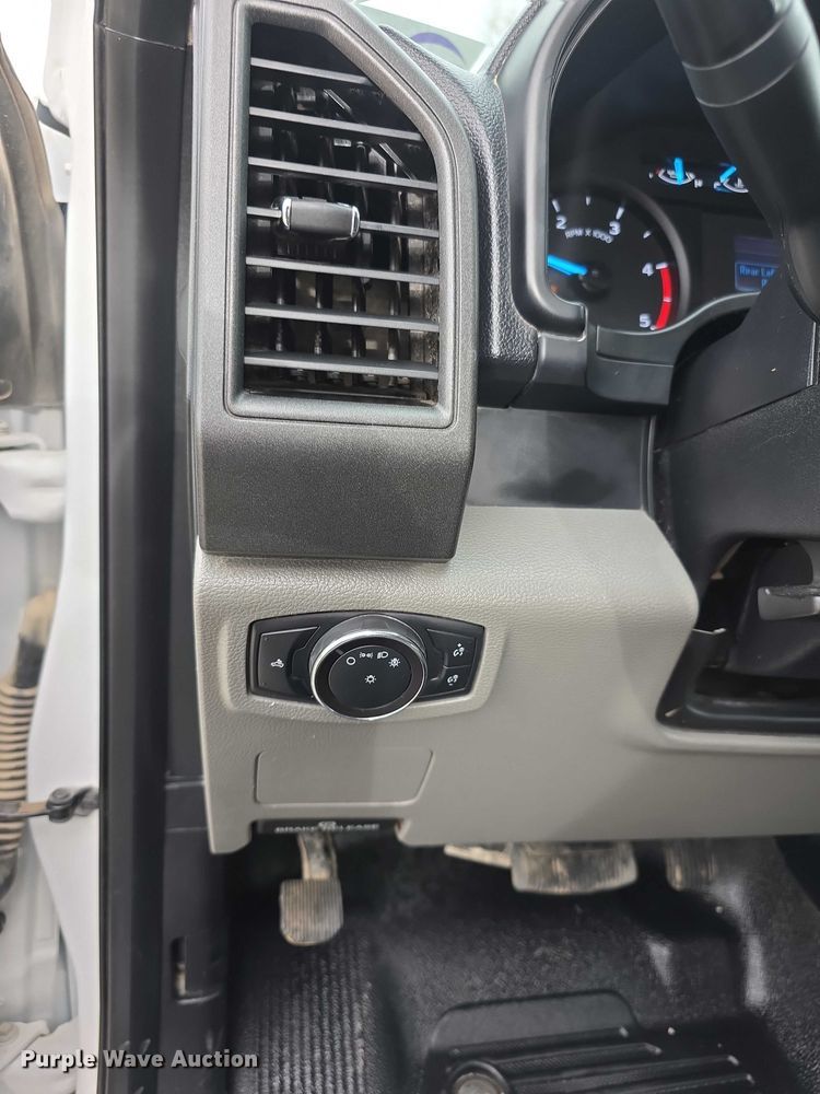 image for item FI0721 2017 Ford F250 Super Duty SuperCab pickup truck