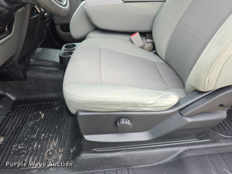 image for item FI0721 2017 Ford F250 Super Duty SuperCab pickup truck