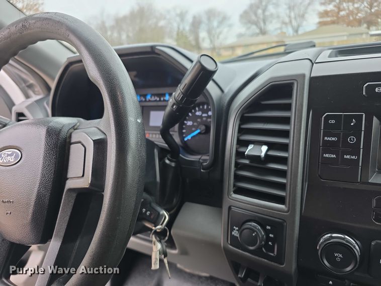 image for item FI0721 2017 Ford F250 Super Duty SuperCab pickup truck