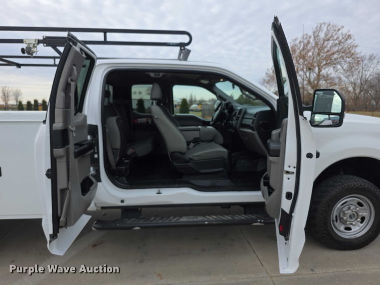 image for item FI0721 2017 Ford F250 Super Duty SuperCab pickup truck