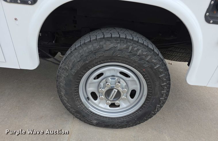 image for item FI0721 2017 Ford F250 Super Duty SuperCab pickup truck