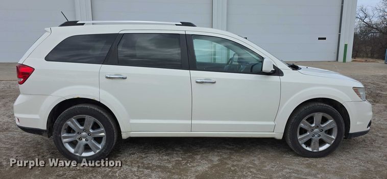 image for item FI0722 2011 Dodge Journey R/T van