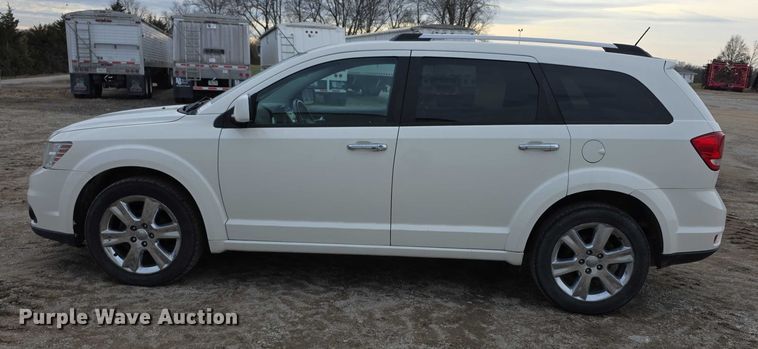 image for item FI0722 2011 Dodge Journey R/T van