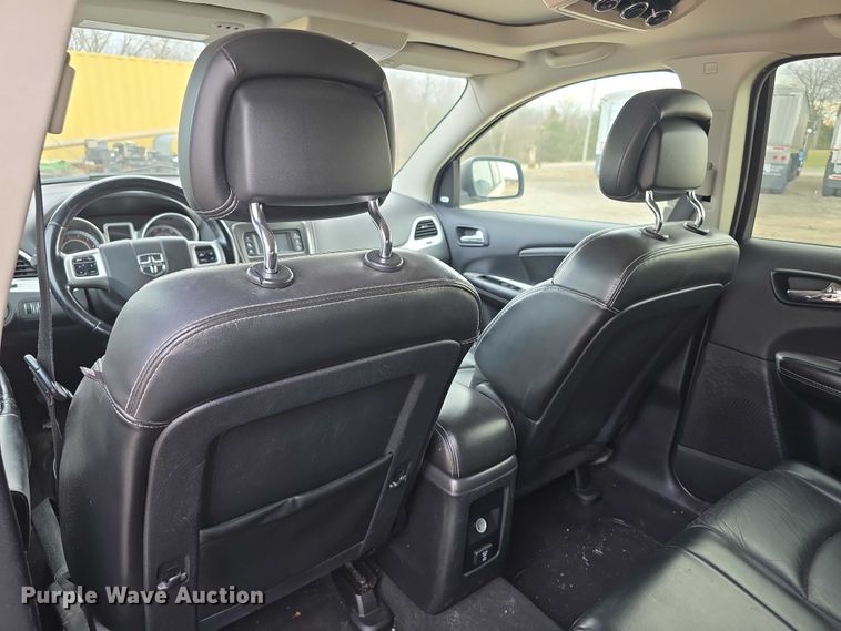 image for item FI0722 2011 Dodge Journey R/T van