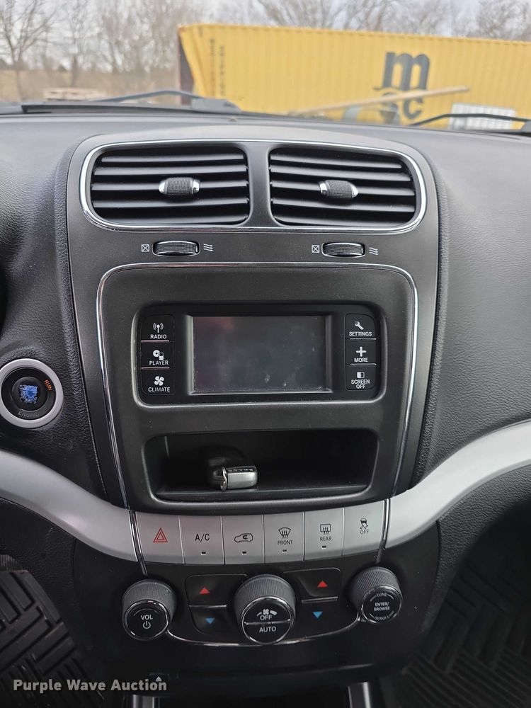 image for item FI0722 2011 Dodge Journey R/T van