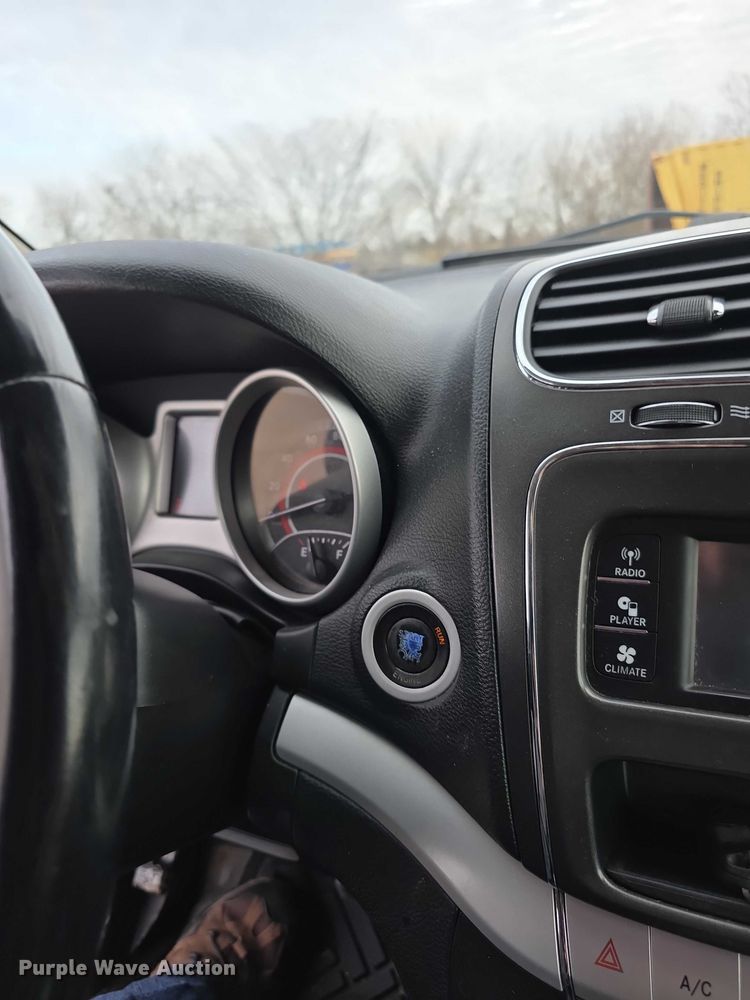 image for item FI0722 2011 Dodge Journey R/T van