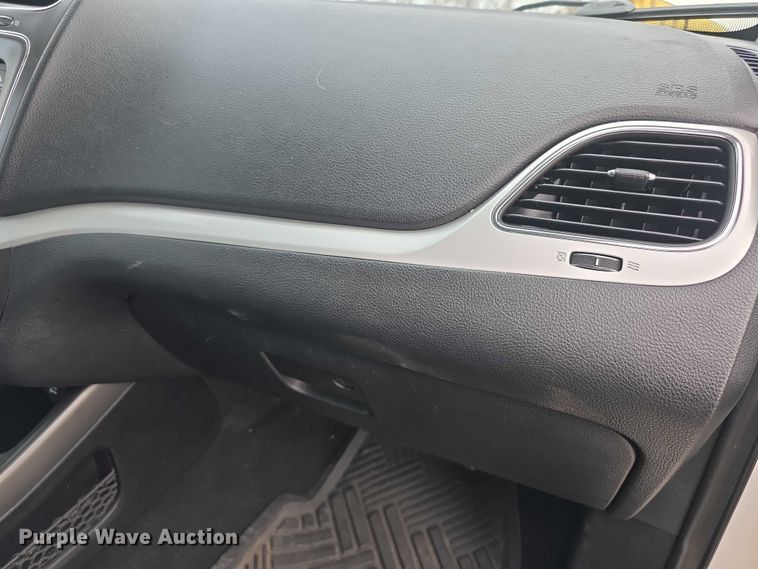 image for item FI0722 2011 Dodge Journey R/T van