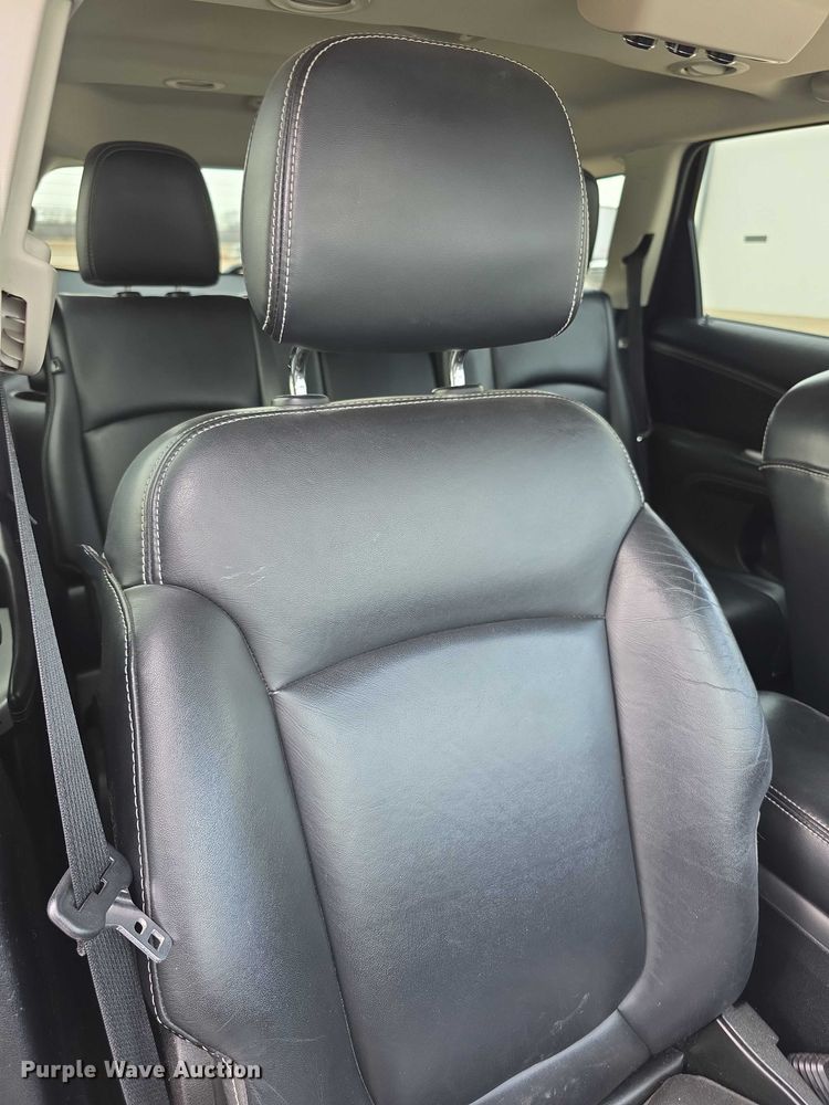 image for item FI0722 2011 Dodge Journey R/T van