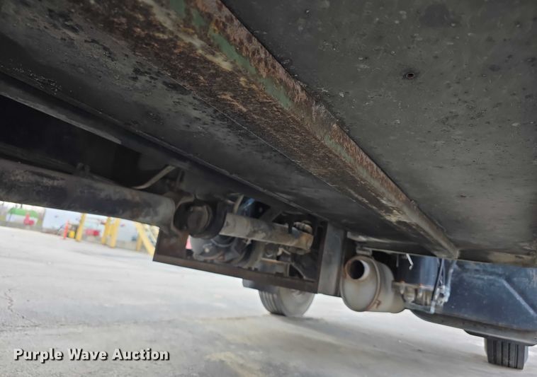 image for item FI0723 1995 IH 4900 fuel truck