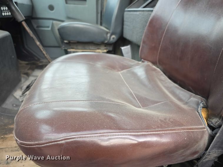 image for item FI0723 1995 IH 4900 fuel truck