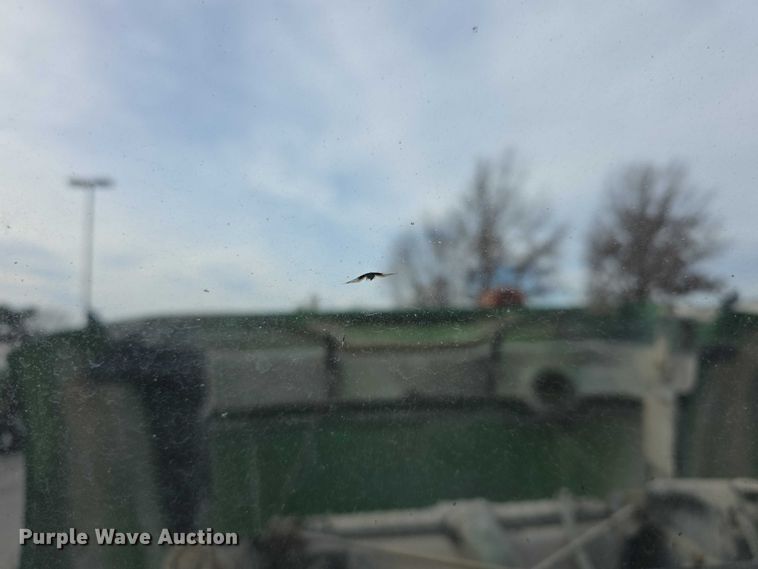 image for item FI0723 1995 IH 4900 fuel truck