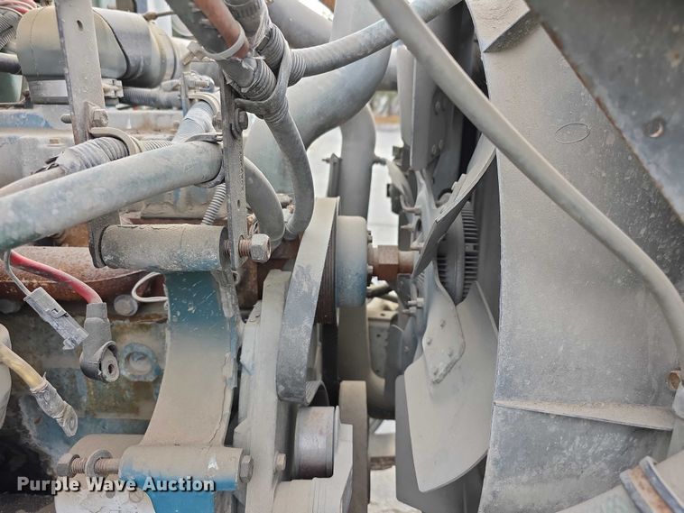 image for item FI0723 1995 IH 4900 fuel truck