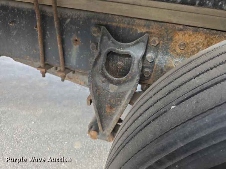 image for item FI0723 1995 IH 4900 fuel truck