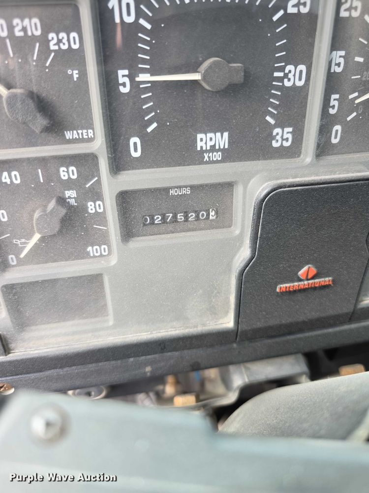 image for item FI0723 1995 IH 4900 fuel truck