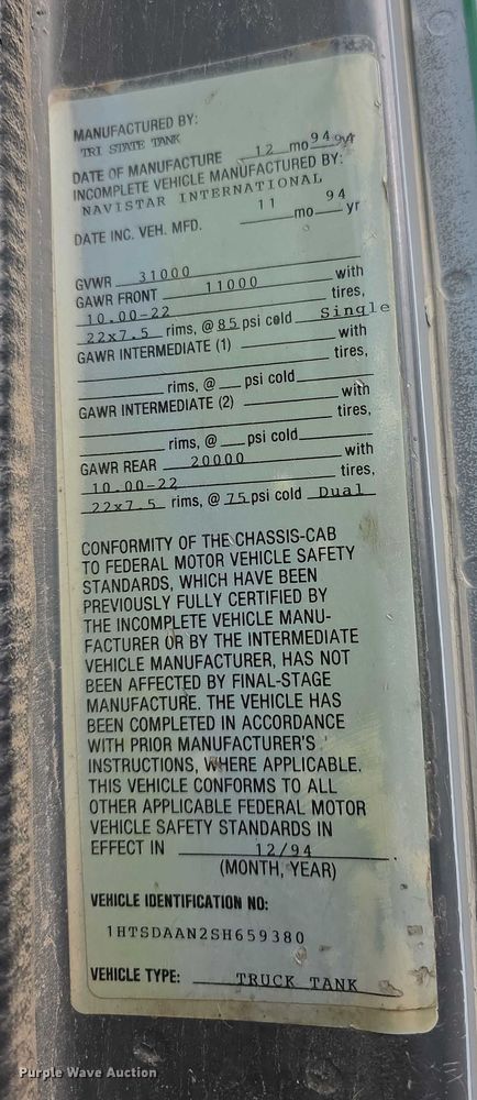 image for item FI0723 1995 IH 4900 fuel truck