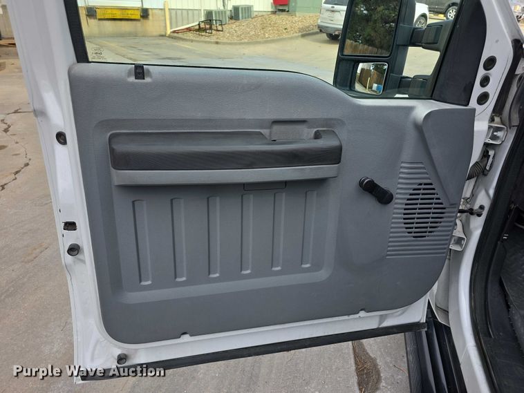 image for item FI0724 2015 Ford F250 Super Duty pickup truck