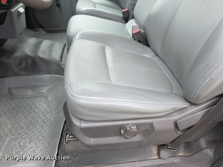 image for item FI0724 2015 Ford F250 Super Duty pickup truck