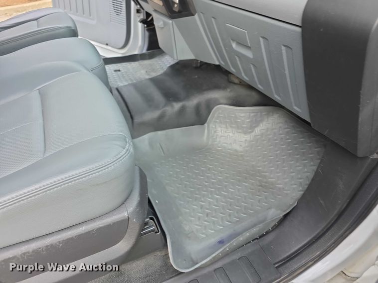 image for item FI0724 2015 Ford F250 Super Duty pickup truck