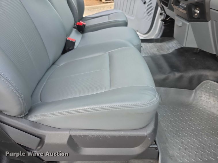 image for item FI0724 2015 Ford F250 Super Duty pickup truck