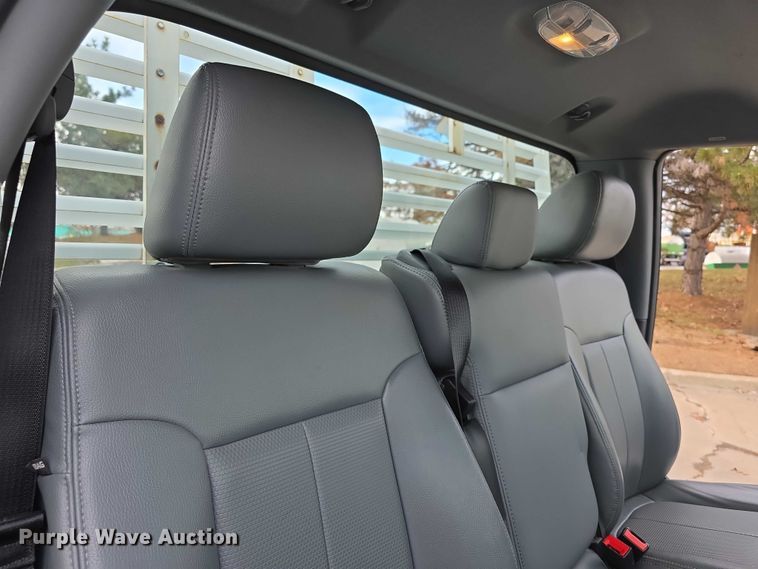 image for item FI0724 2015 Ford F250 Super Duty pickup truck