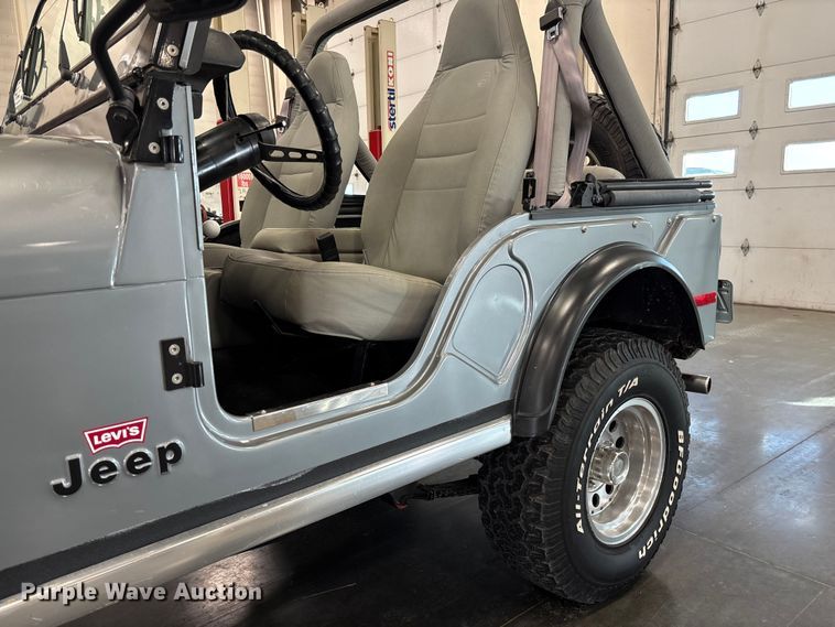 image for item FI1515 1977 Jeep CJ5 Renegade SUV