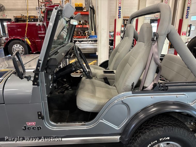 image for item FI1515 1977 Jeep CJ5 Renegade SUV