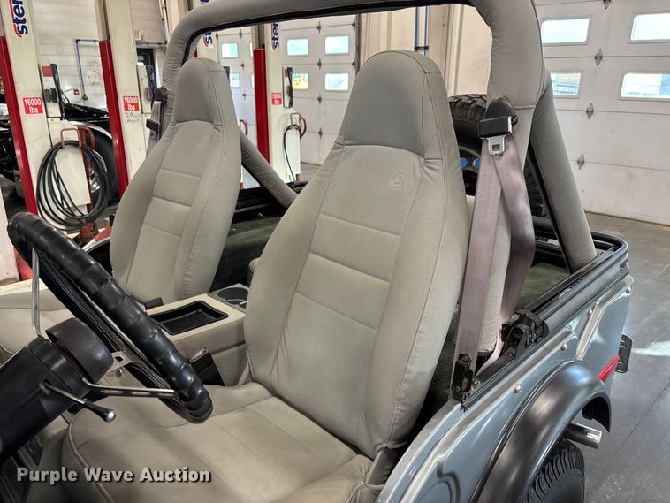 image for item FI1515 1977 Jeep CJ5 Renegade SUV