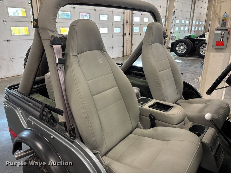 image for item FI1515 1977 Jeep CJ5 Renegade SUV