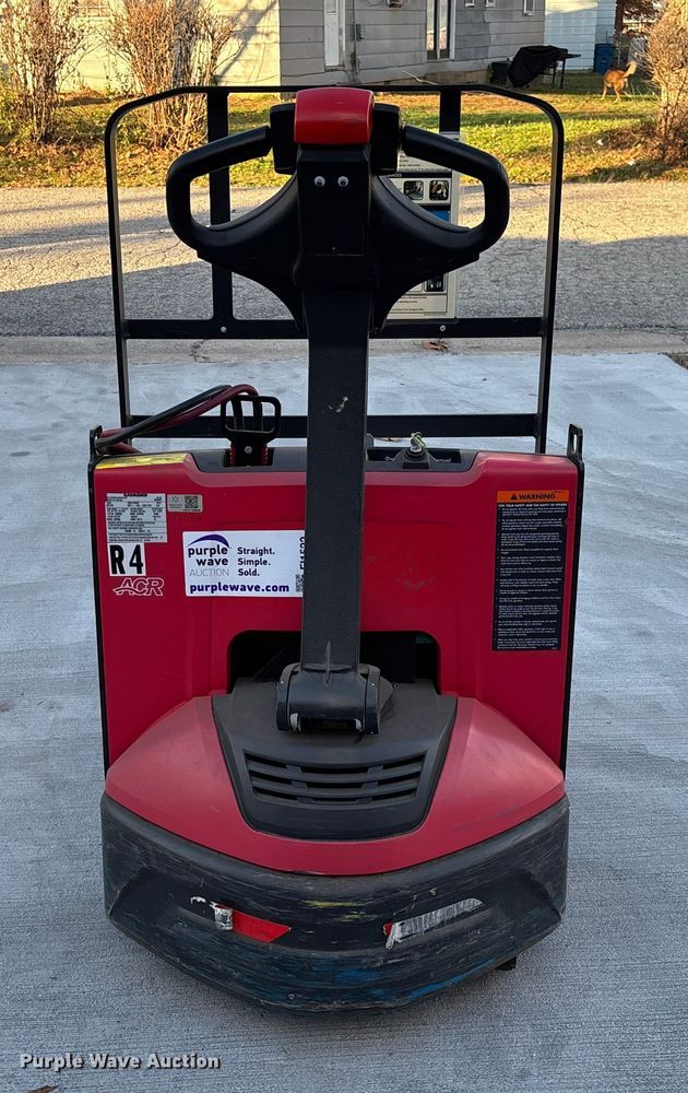 image for item FI1522 Raymond 8210 pallet jack