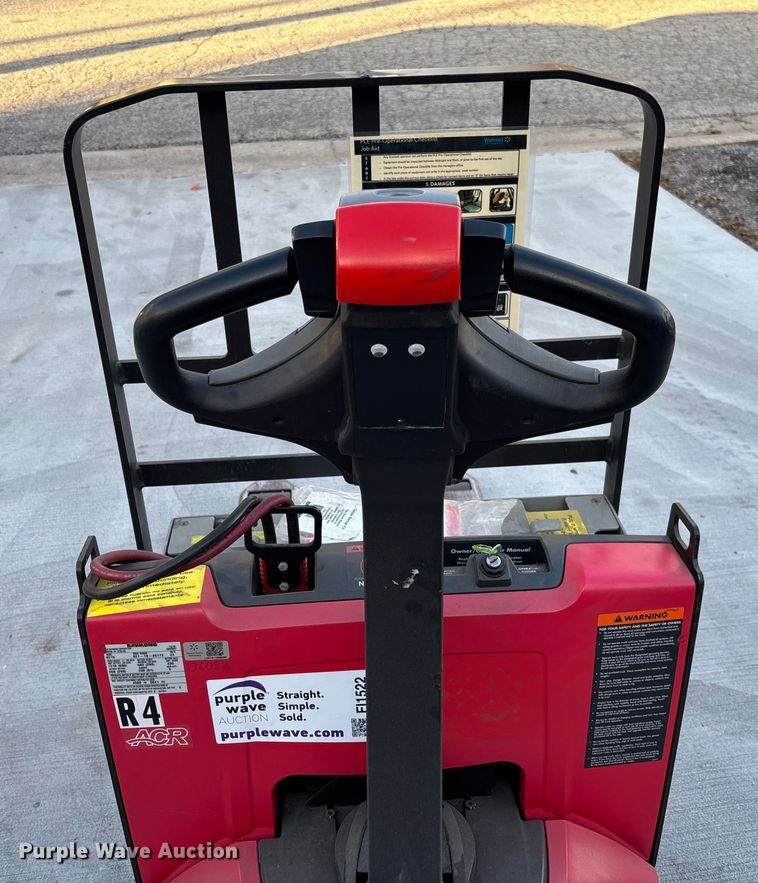 image for item FI1522 Raymond 8210 pallet jack