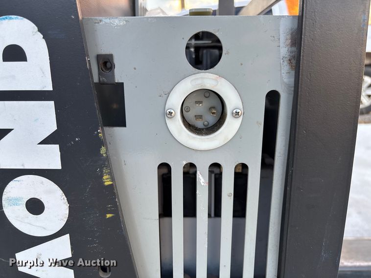 image for item FI1522 Raymond 8210 pallet jack