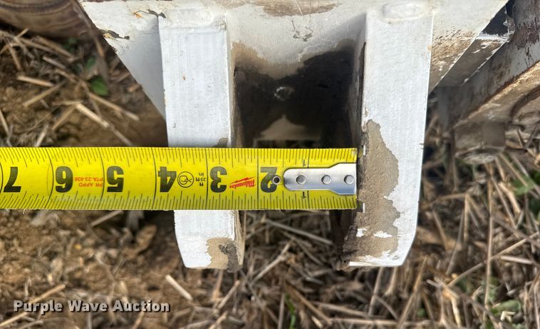 image for item FK0621 (2) hydraulic cylinders