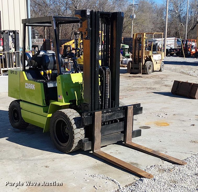 image for item FK0698 Clark GPS-30MB  forklift