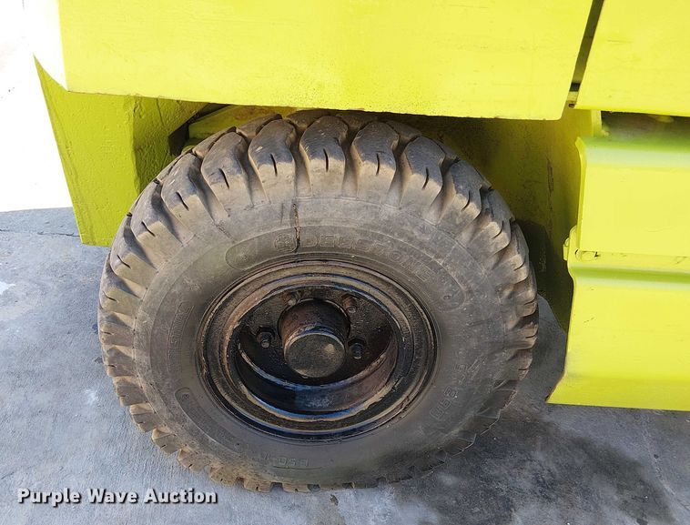 image for item FK0698 Clark GPS-30MB  forklift