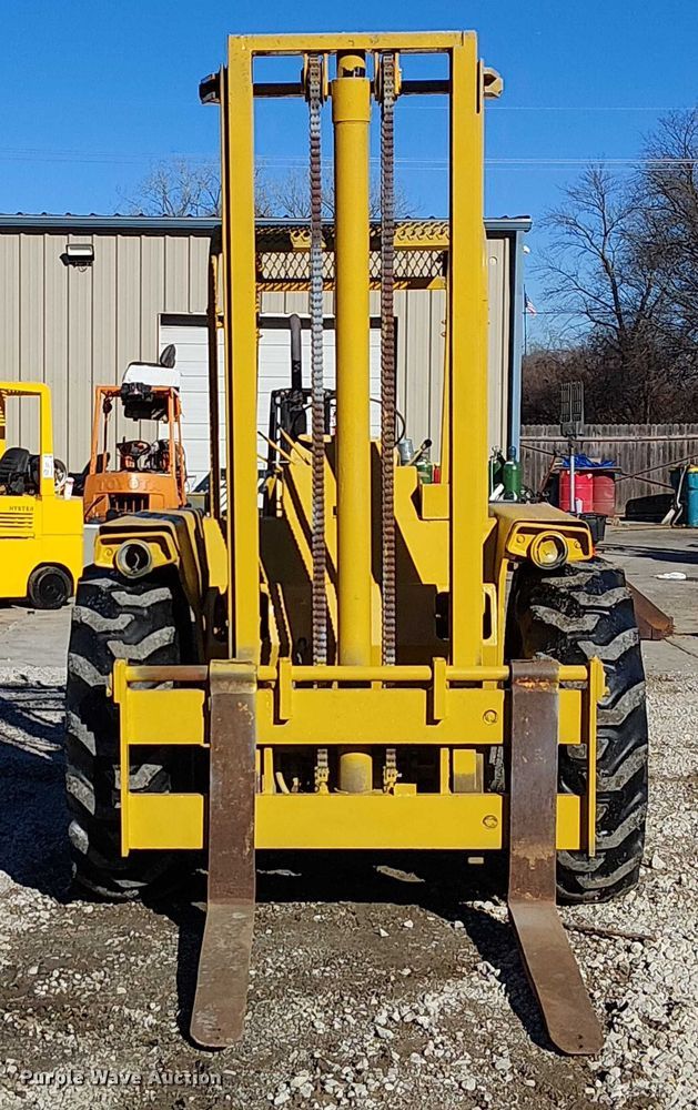 image for item FK0699 Massey Ferguson MF2500 forklift