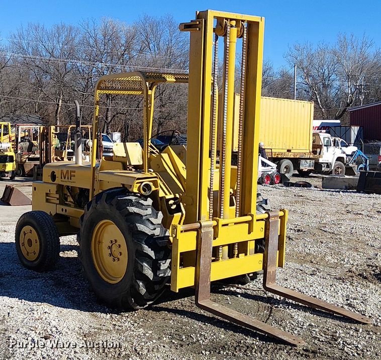 image for item FK0699 Massey Ferguson MF2500 forklift