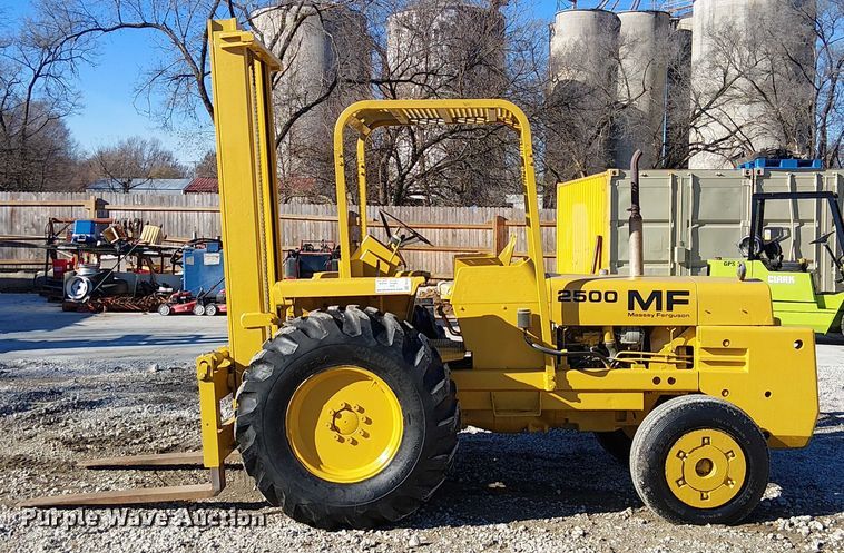 image for item FK0699 Massey Ferguson MF2500 forklift