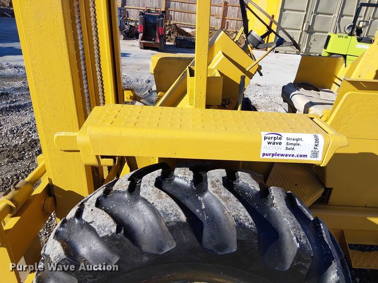 image for item FK0699 Massey Ferguson MF2500 forklift