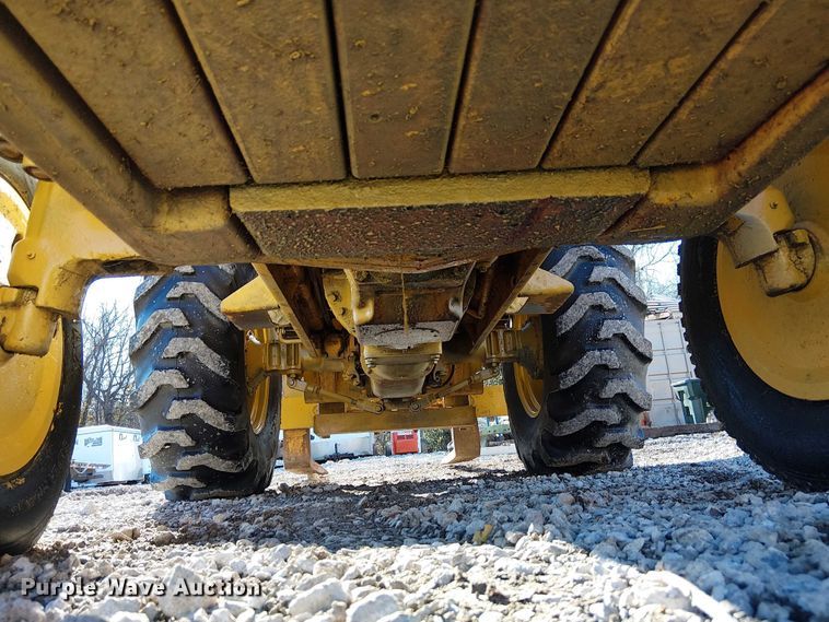 image for item FK0699 Massey Ferguson MF2500 forklift