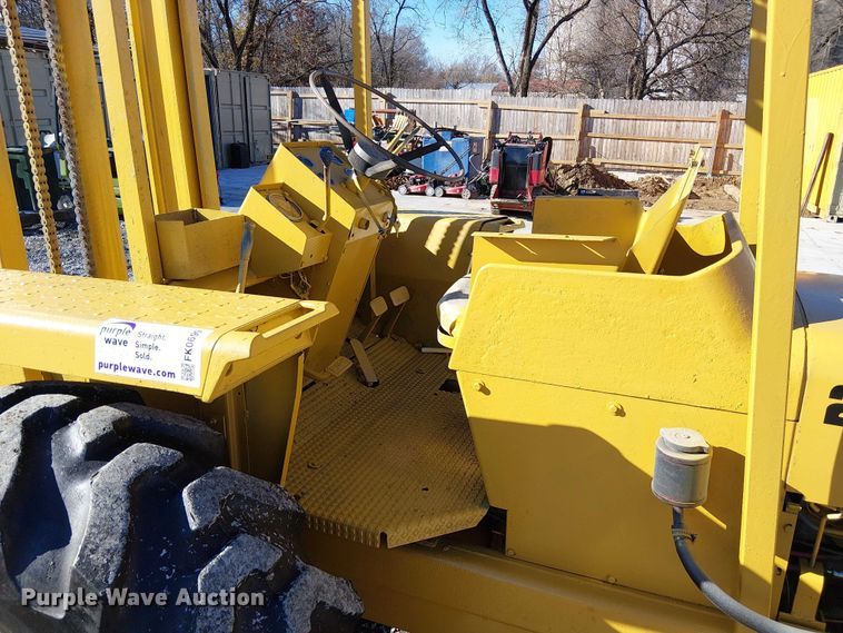 image for item FK0699 Massey Ferguson MF2500 forklift